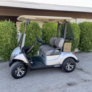 2020 yamaha golf cart​ with rear seat and custom wheels